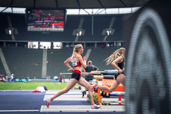 Marie Proepsting (VfL Eintracht Hannover) ueber 1500m waehrend der deutschen Leichtathletik-Meisterschaften im Olympiastadion am 25.06.2022 in Berlin